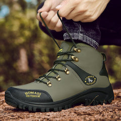 Men Waterproof Tactical Hiking Boots Fur-Lined Winter Non-Slip Outdoor Shoes